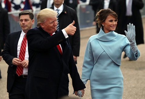 米大統領就任式ではメラニア夫人も米国を代表するブランド、ラルフ ・ローレンをチョイス (C)Drew Angerer/Getty Images