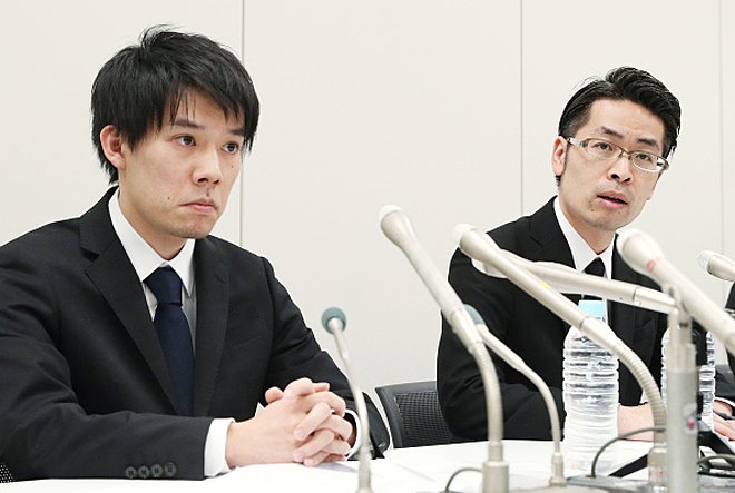 コインチェック、仮想通貨流出事件後、記者会見に臨む和田社長（当時）と大塚取締役（当時）