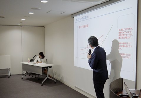 セミナーでオプションを解説してくれるのはかなり貴重。志摩氏はオリジナルの資料を用意してていねいに解説してくれた
