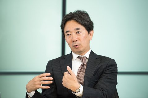 新興国通貨の対円チャートを見るのはあまり意味がないと話す高島さん。テクニカル的に投資タイミングを計るなら、米ドル/円チャートで判断するのが現実的だそうだ
