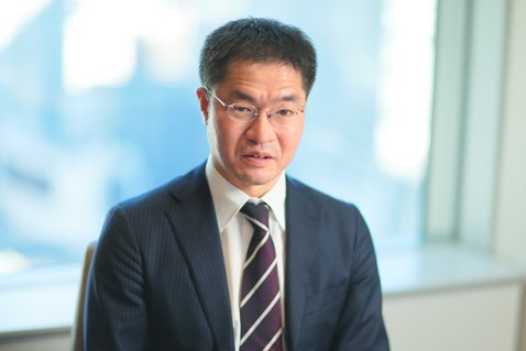 棚瀬さんは、新興国通貨では、金利上昇→通貨上昇というイメージはあまり当てはまらないと話す。さらに、長期スパンでは米ドル/円と日米金利差の相関もほぼゼロなんだとか…。これは意外だ