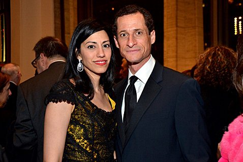 フーマ・アベディン&アンソニー・ウィーナー夫妻