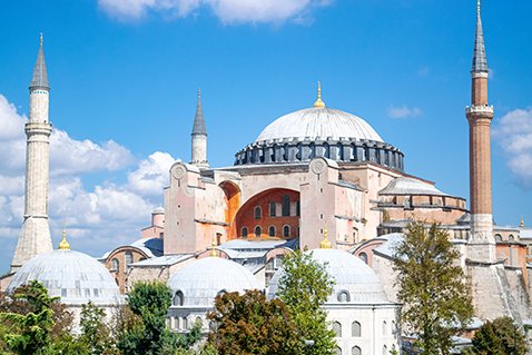 イスタンブールを象徴する建造物で観光名所としても人気のある アヤソフィア (C)Nate Hovee/AdobeStock